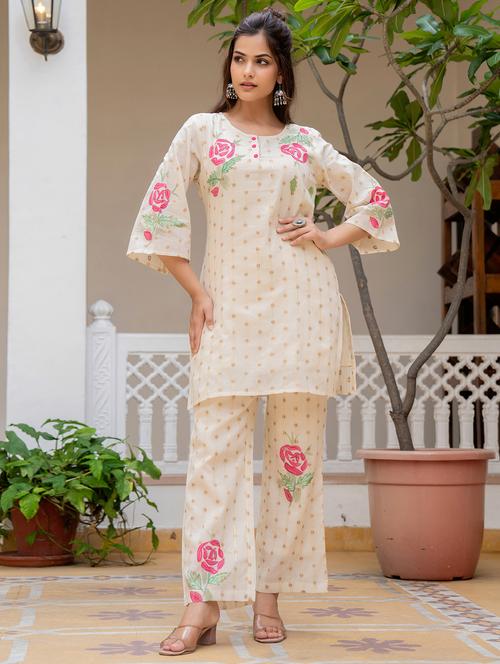 women floral three quarter sleeve ethnic co-ord set - 21987048 - Very Small Image - 1