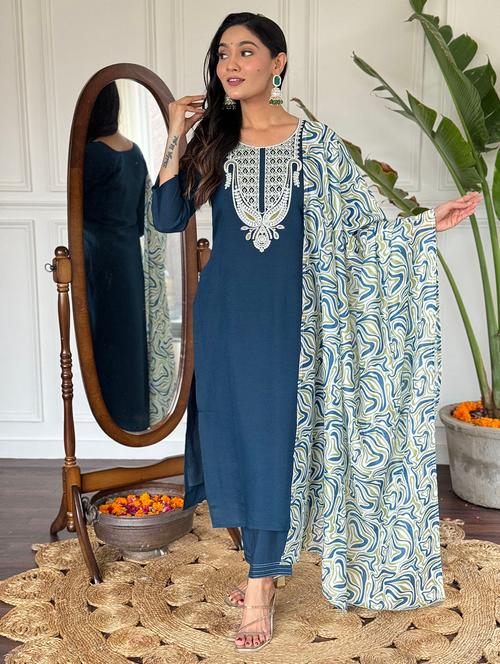 women three quarter sleeve kurta pant with dupatta set - 21987349 - Very Small Image - 1