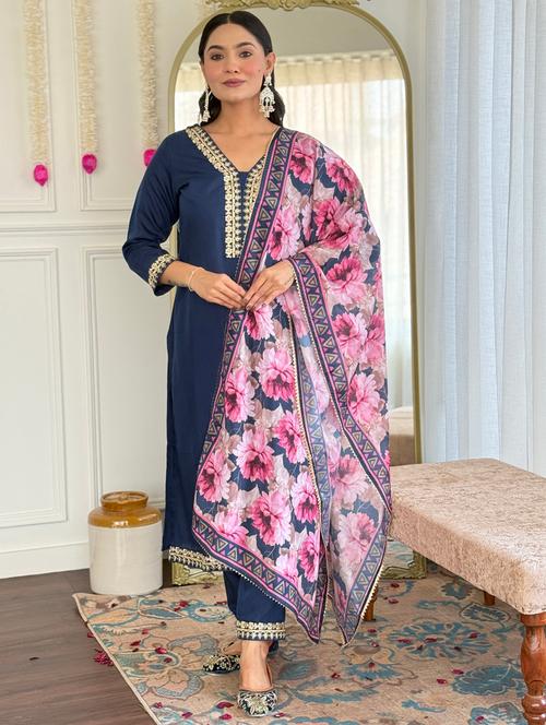 women three quarter sleeve kurta pant with dupatta set - 21987351 - Very Small Image - 1