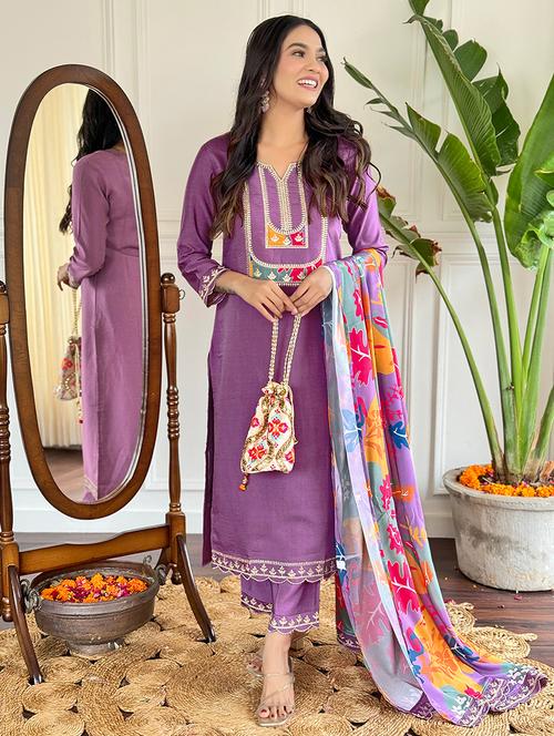 women three quarter sleeve kurta pant with dupatta set - 21987355 - Very Small Image - 1