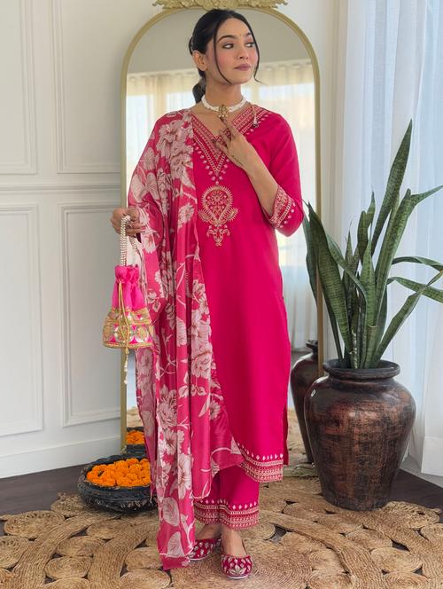 women three quarter sleeve kurta pant with dupatta set - 21987357 - Very Small Image - 1