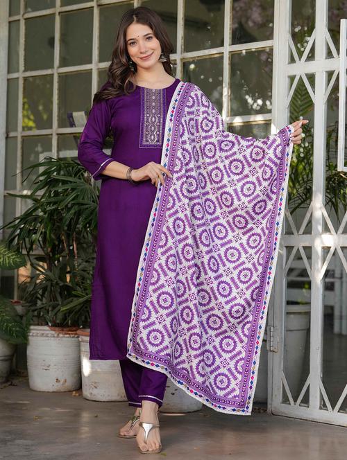 women three quarter sleeve kurta pant with dupatta set - 21987371 - Very Small Image - 1