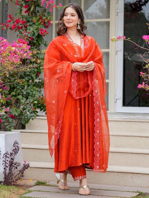 women three quarter sleeve kurta pant with dupatta set - 21987390 - Very Small Image - 1