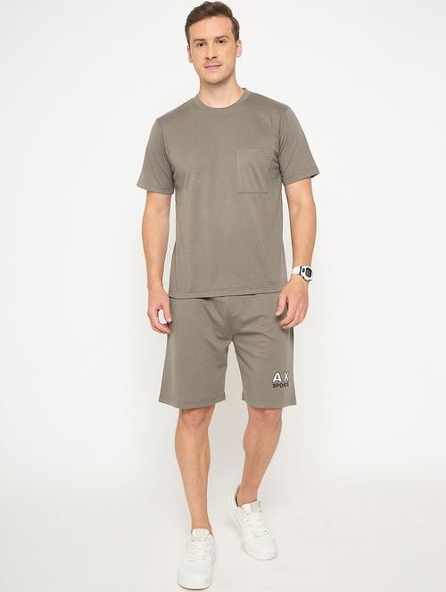 men solid short sleeve t-shirt & shorts co-ord set - 21987601 - Very Small Image - 1