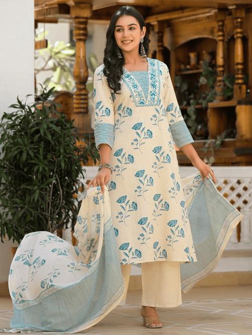 women three quarter sleeve kurta pant with dupatta set - 21988028 - Very Small Image - 1