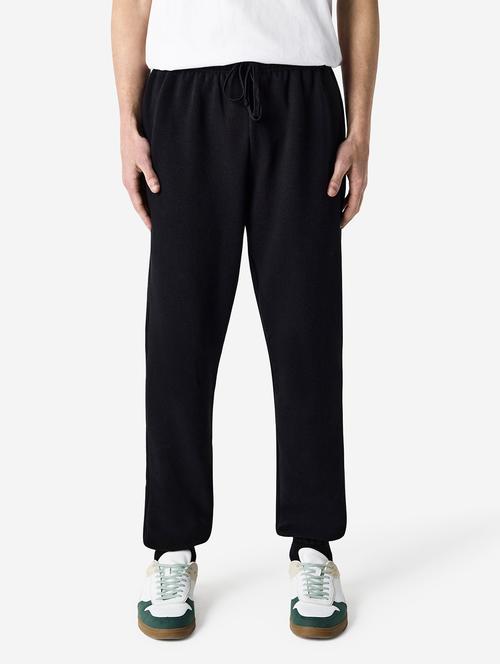 men black solid relaxed fit jogger - 21991072 - Very Small Image - 1