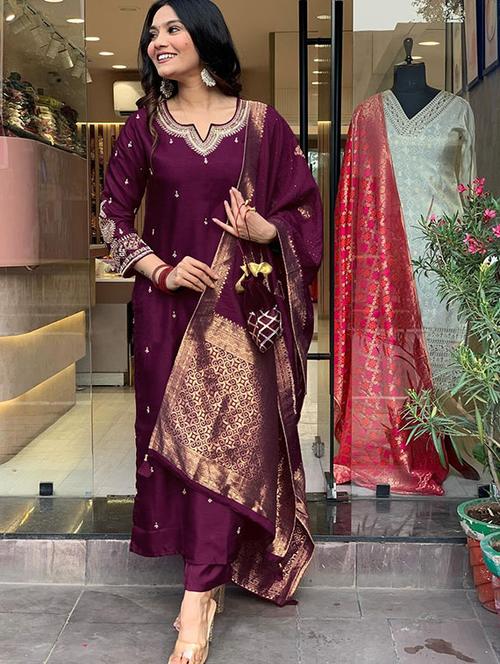 women embroidered kurta and pant with dupatta  - 21995260 - Very Small Image - 1