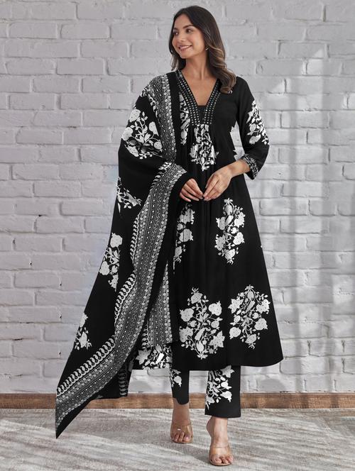 women floral three quarter sleeve kurta pant with dupatta set - 21997157 - Very Small Image - 1