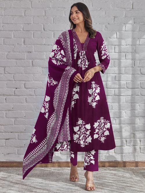 women floral three quarter sleeve kurta pant with dupatta set - 21997179 - Very Small Image - 1