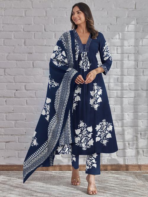 women floral three quarter sleeve kurta pant with dupatta set - 21997219 - Very Small Image - 1