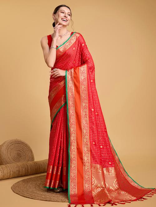 women self design banarasi saree with blouse - 21998772 - Very Small Image - 1