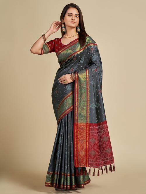 women self design patola saree with blouse - 22001332 - Very Small Image - 1