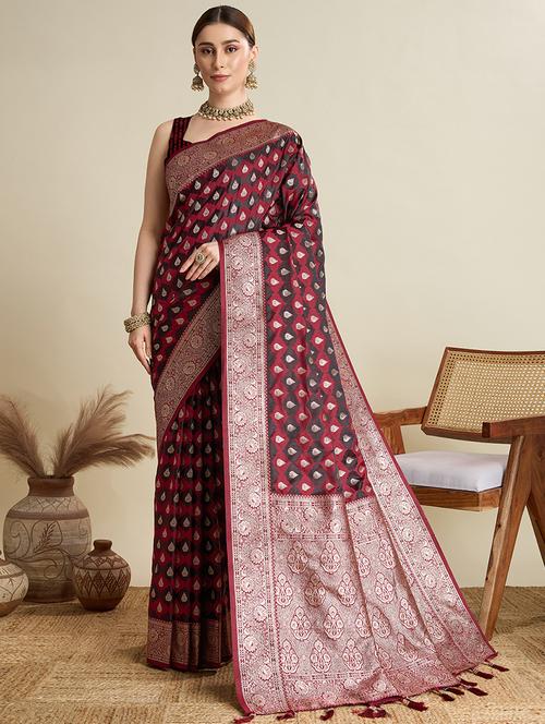 women self design banarasi saree with blouse - 22001368 - Very Small Image - 1
