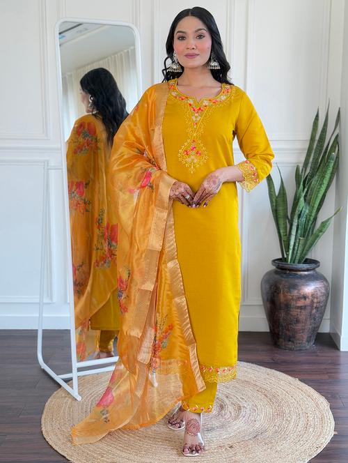 women embroidered three quarter sleeve kurta pant with dupatta set - 22001616 - Very Small Image - 1