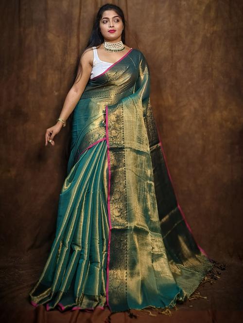 women solid with bordered saree - 22004984 - Very Small Image - 1