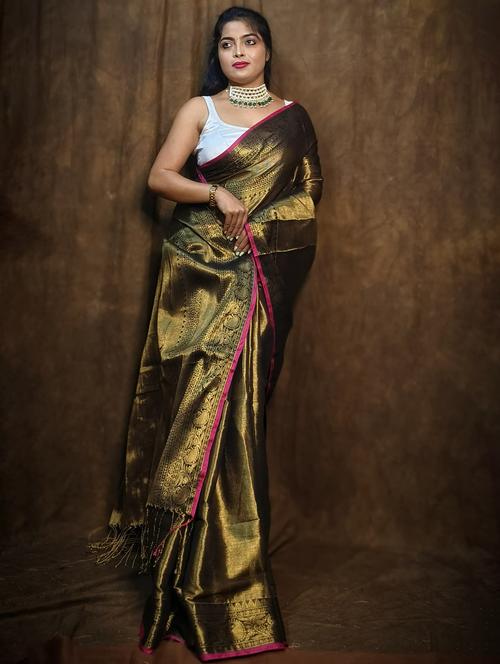 women solid with bordered saree - 22004986 - Very Small Image - 1