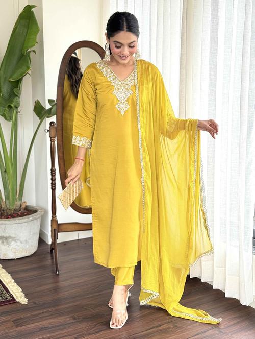 women embroidered three quarter sleeve kurta pant with dupatta set - 22009439 - Very Small Image - 1