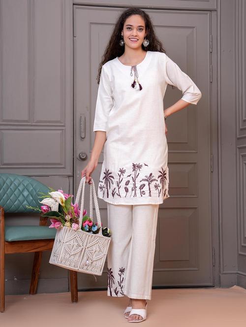 women embroidered tie up neck kurta and palazo set - 22009467 - Very Small Image - 1