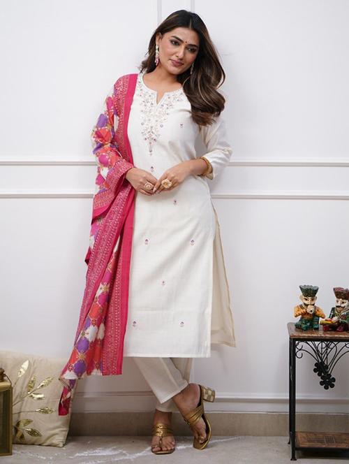 women embroidered three quarter sleeve kurta pant with dupatta set - 22011174 - Very Small Image - 1