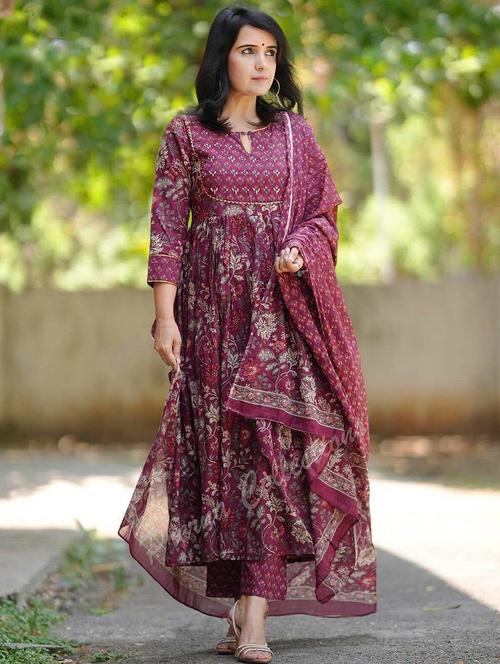 women three quarter sleeve kurta pant with dupatta set - 22014278 - Very Small Image - 1