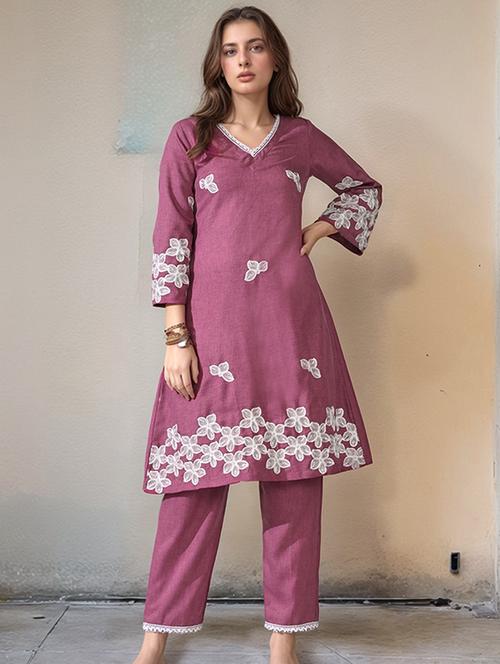 women embroidered three quarter sleeve kurta and pant set - 22017587 - Very Small Image - 1
