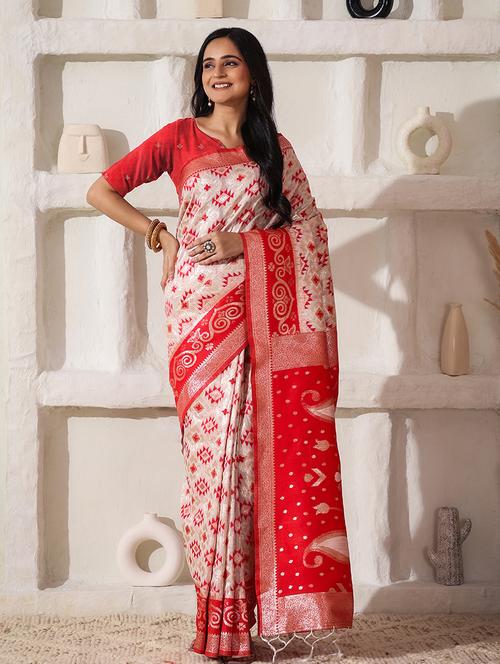 women self design bordered saree with blouse - 22018527 - Very Small Image - 1