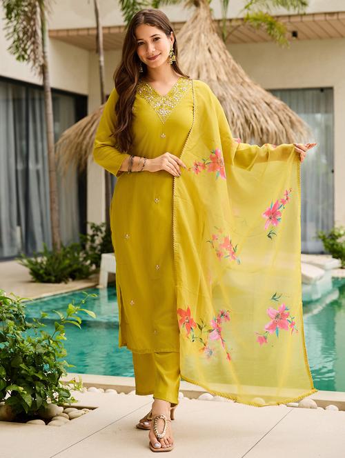 women embroidered three quarter sleeve kurta pant with dupatta set - 22022735 - Very Small Image - 1