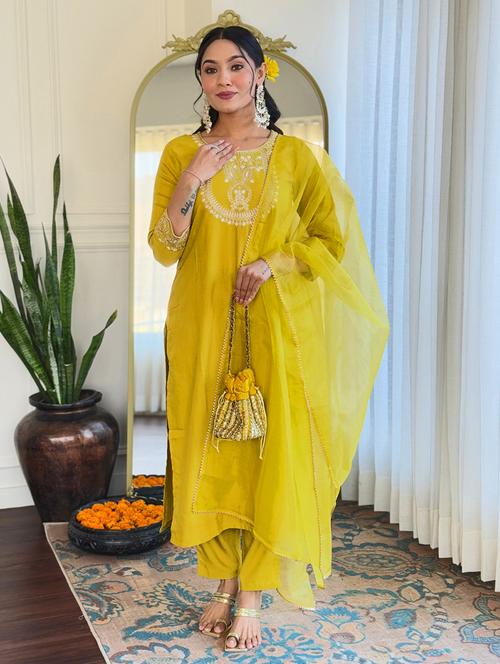 women embroidered three quarter sleeve kurta pant with dupatta set - 22024872 - Very Small Image - 1