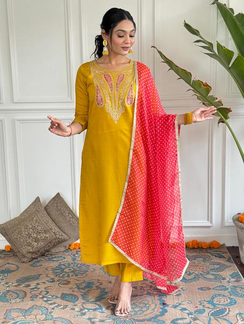 women embroidered three quarter sleeve kurta pant with dupatta set - 22024873 - Very Small Image - 1