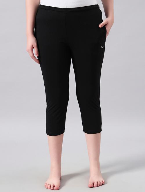 women solid mid rise capri - 22026585 - Very Small Image - 1