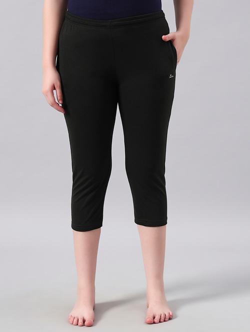 women solid mid rise capri - 22026587 - Very Small Image - 1