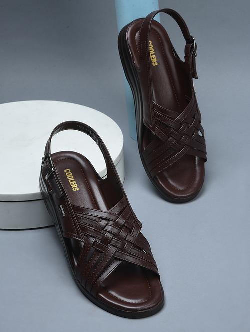 men solid back strap sandal - 22029372 - Very Small Image - 1