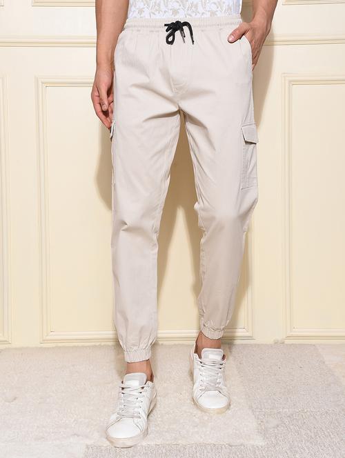 men solid mid rise regular fit cargo jogger - 22030643 - Very Small Image - 1