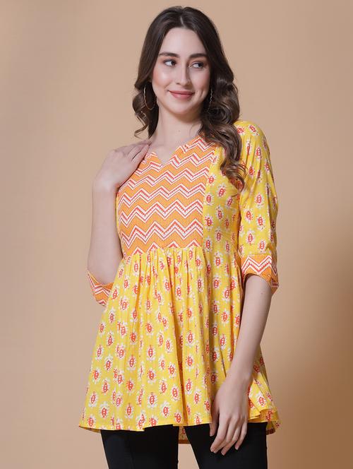 Women Printed Three Quarter Sleeve Flared Kurti - 22037002 - Very Small Image - 1