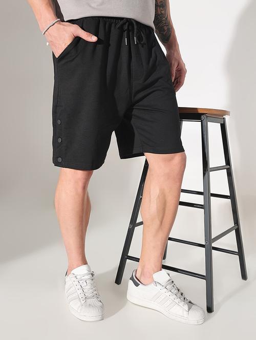 men solid mid rise regular fit shorts - 22037865 - Very Small Image - 1
