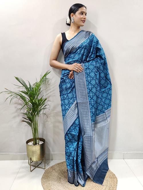 women self design banarasi saree with blouse - 22041537 - Very Small Image - 1