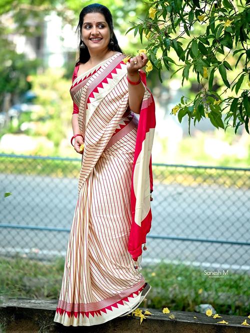 women striped printed saree with blouse - 22041704 - Very Small Image - 1