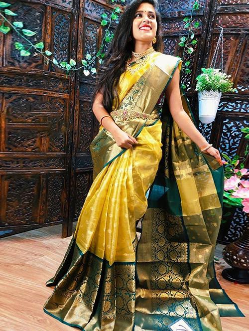 women self design bordered saree with blouse - 22041835 - Very Small Image - 1