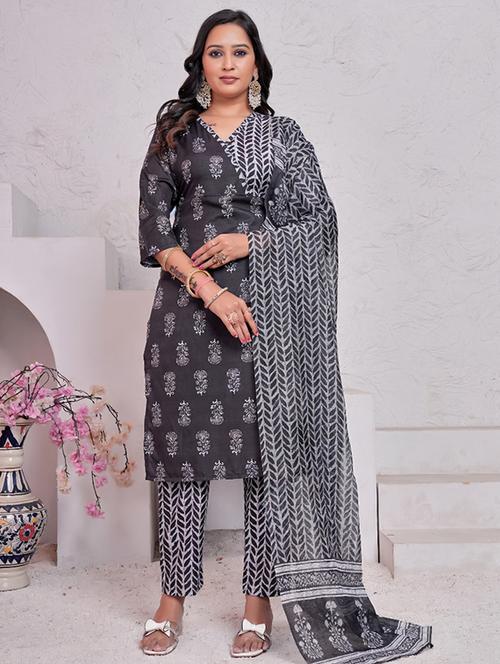 women three quarter sleeve kurta pant with dupatta set - 22042176 - Very Small Image - 1
