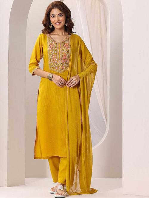 women embroidered three quarter sleeve kurta pant with dupatta set - 22053799 - Very Small Image - 1