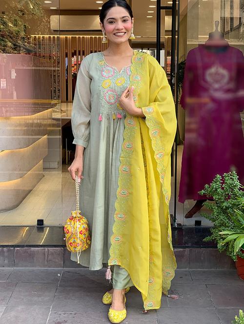 women embroidered three quarter sleeve kurta pant with dupatta set - 22053874 - Very Small Image - 1