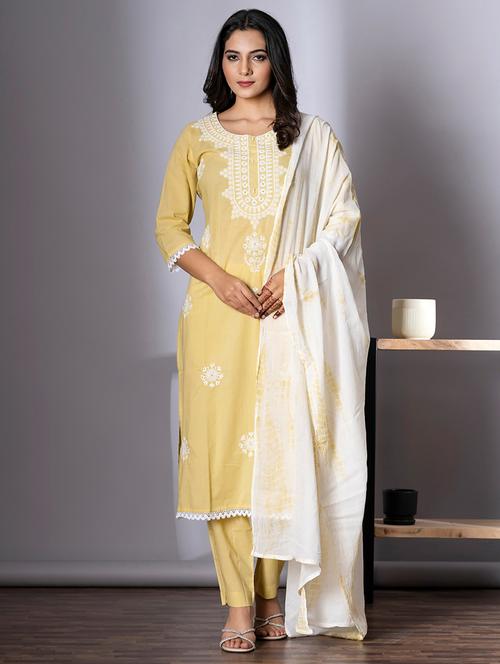 women three quarter sleeve kurta pant with dupatta set  - 22058211 - Very Small Image - 1