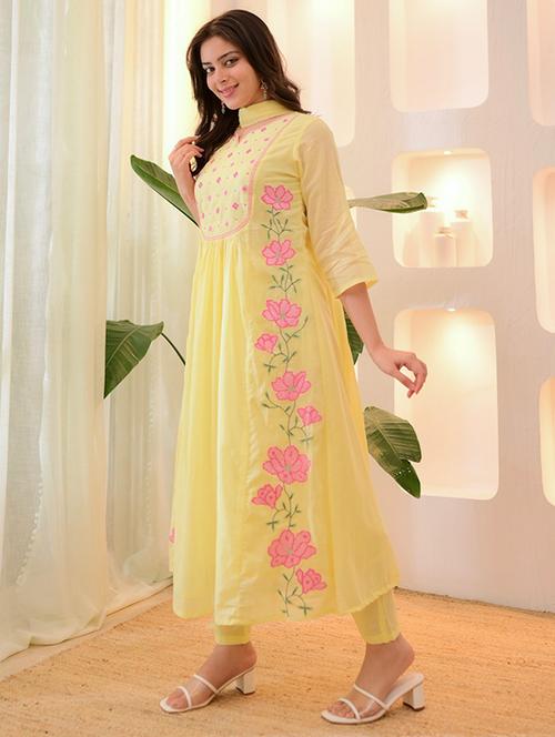 women three quarter sleeve kurta pant with dupatta set - 22060170 - Very Small Image - 1