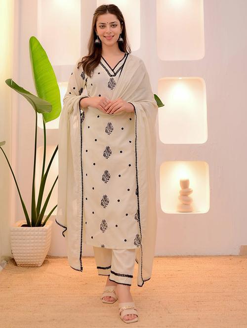 women three quarter sleeve kurta pant with dupatta set - 22060202 - Very Small Image - 1