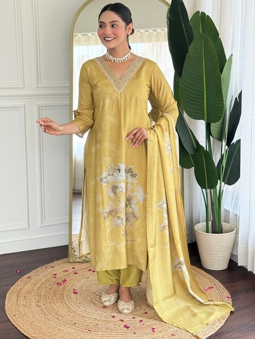 women three quarter sleeve kurta pant with dupatta set - 22060209 - Very Small Image - 1