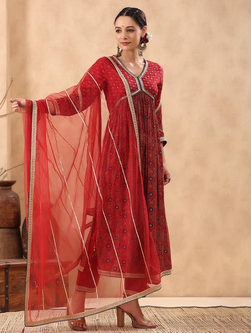 women three quarter sleeve kurta pant with dupatta set - 22061448 - Very Small Image - 1
