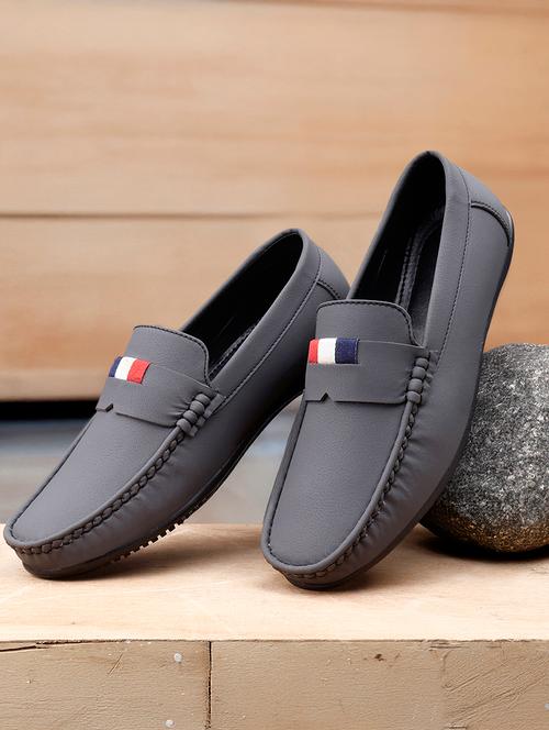 men solid slip on loafer - 22067572 - Very Small Image - 1