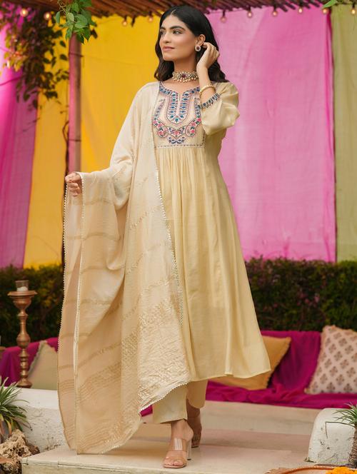 Women Solid With Work Three Quarter Sleeve Kurta Pant With Dupatta Set - 22072089 - Very Small Image - 1