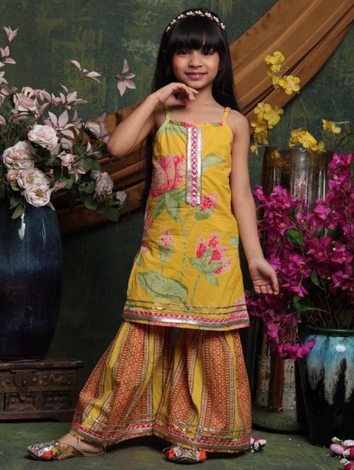 girls floral print sleeveless kurta and sharara set  - 22073045 - Very Small Image - 1