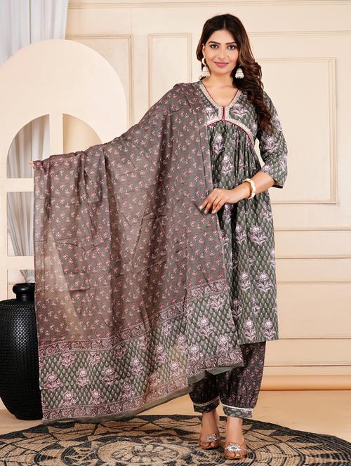 women three quarter sleeve kurta salwar with dupatta set - 22083220 - Very Small Image - 1